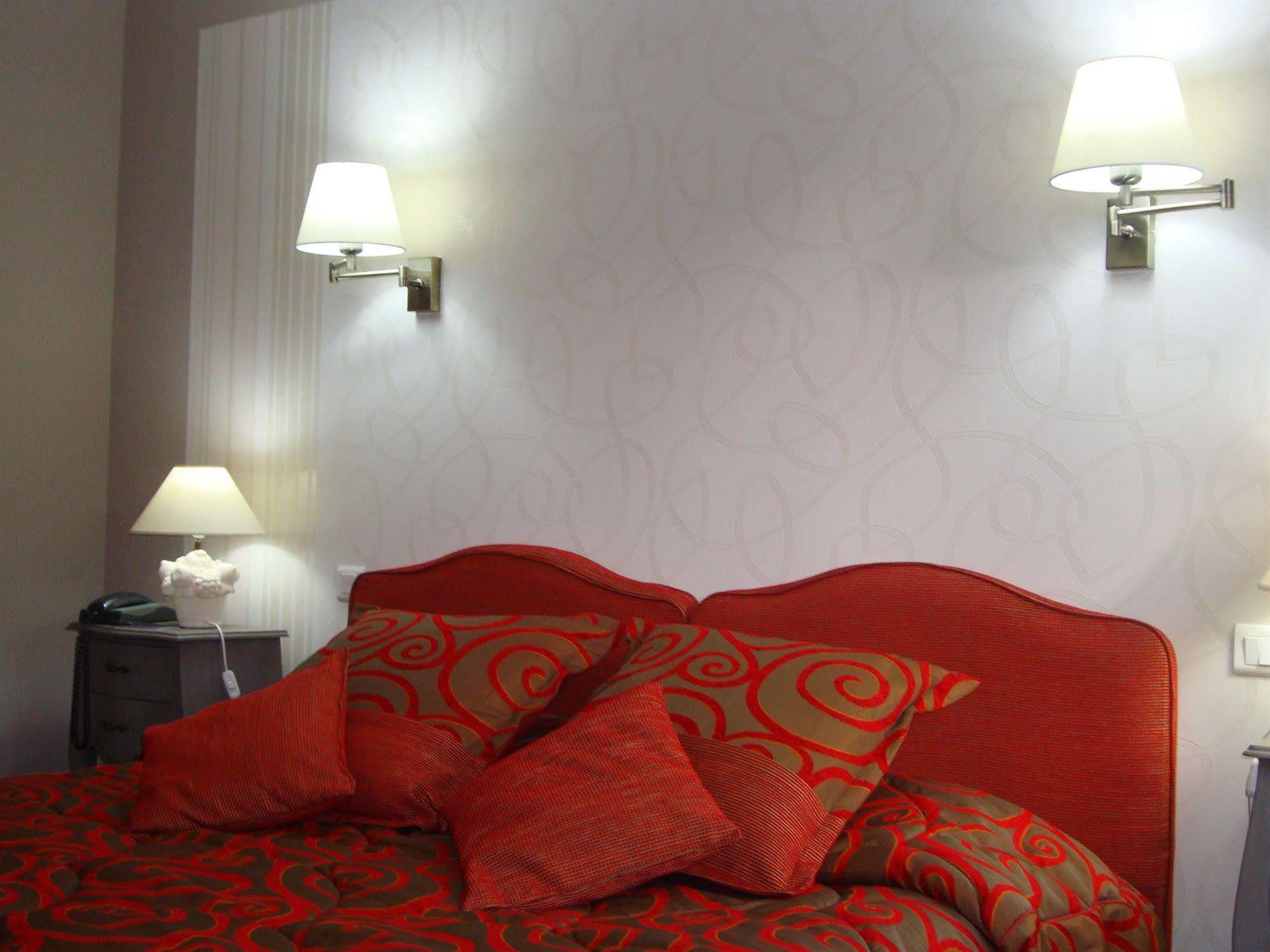 Hotel Le Gue Du Holme Saint-Quentin-sur-le-Homme Luaran gambar