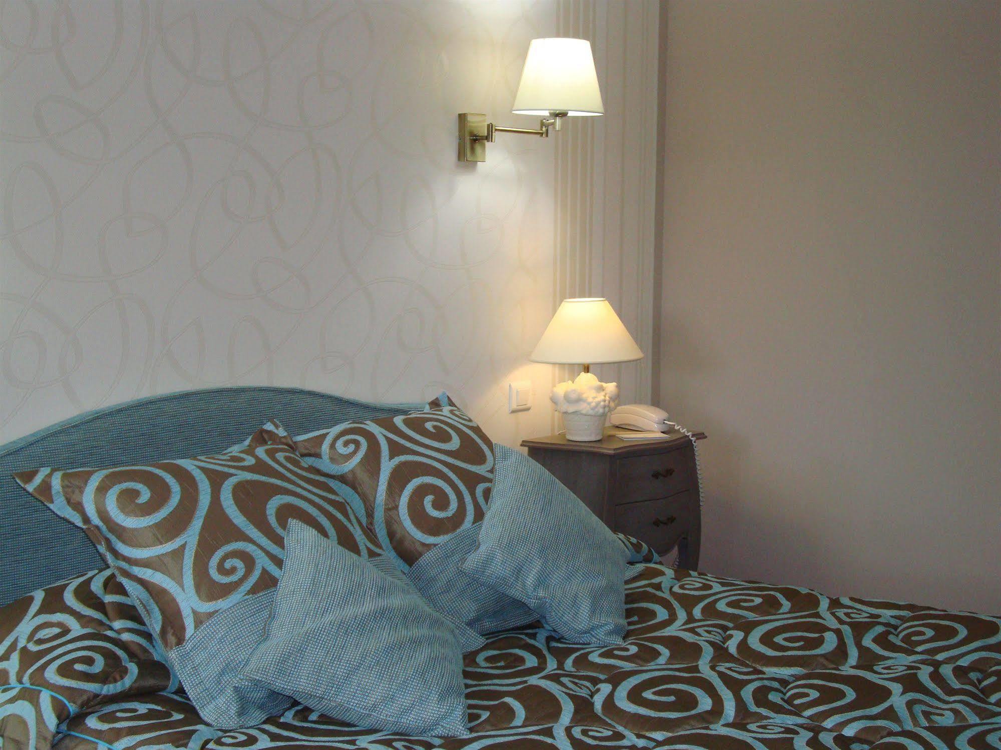 Hotel Le Gue Du Holme Saint-Quentin-sur-le-Homme Luaran gambar
